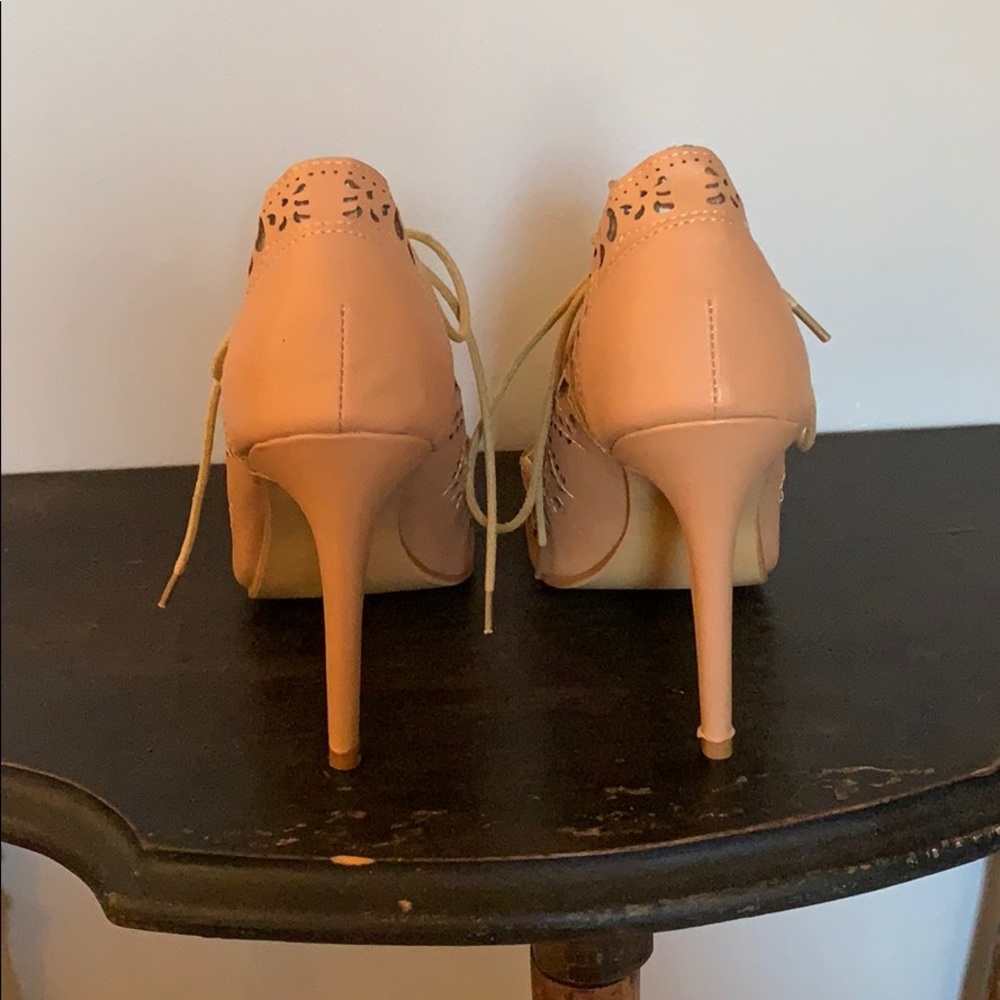 High heels - Picture 3 of 3